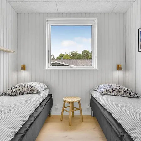 Dom wakacyjny 4 Bedroom Amazing In *