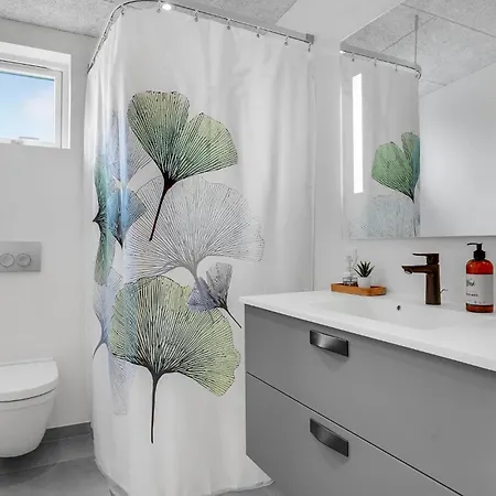 4 Bedroom Amazing In *